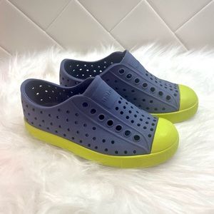 Native Jefferson Blue and Green toddler boy shoes size C9